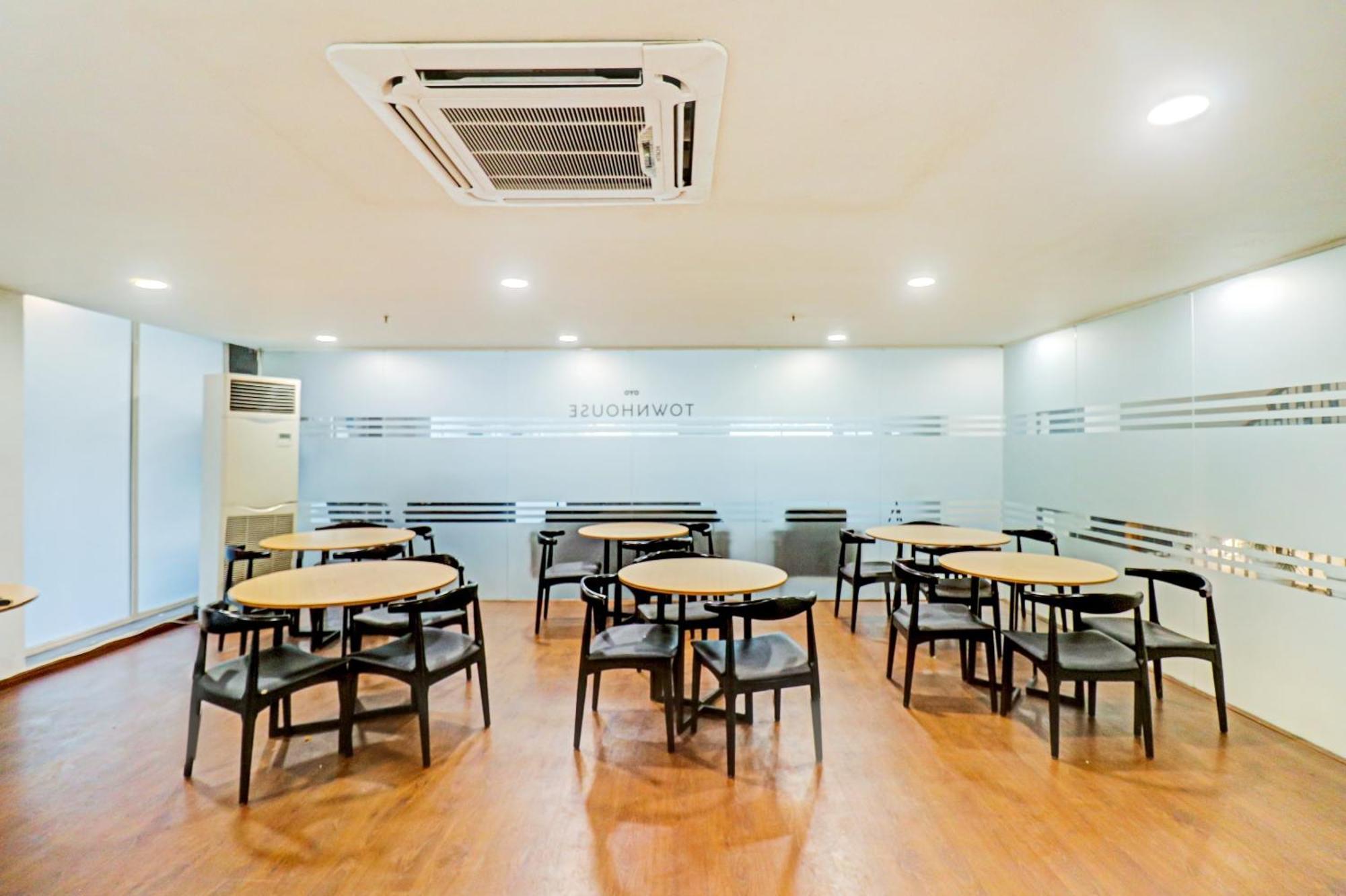 Townhouse Sector 30 Near Botanic Garden Of Indian Republic 호텔 노이다 외부 사진