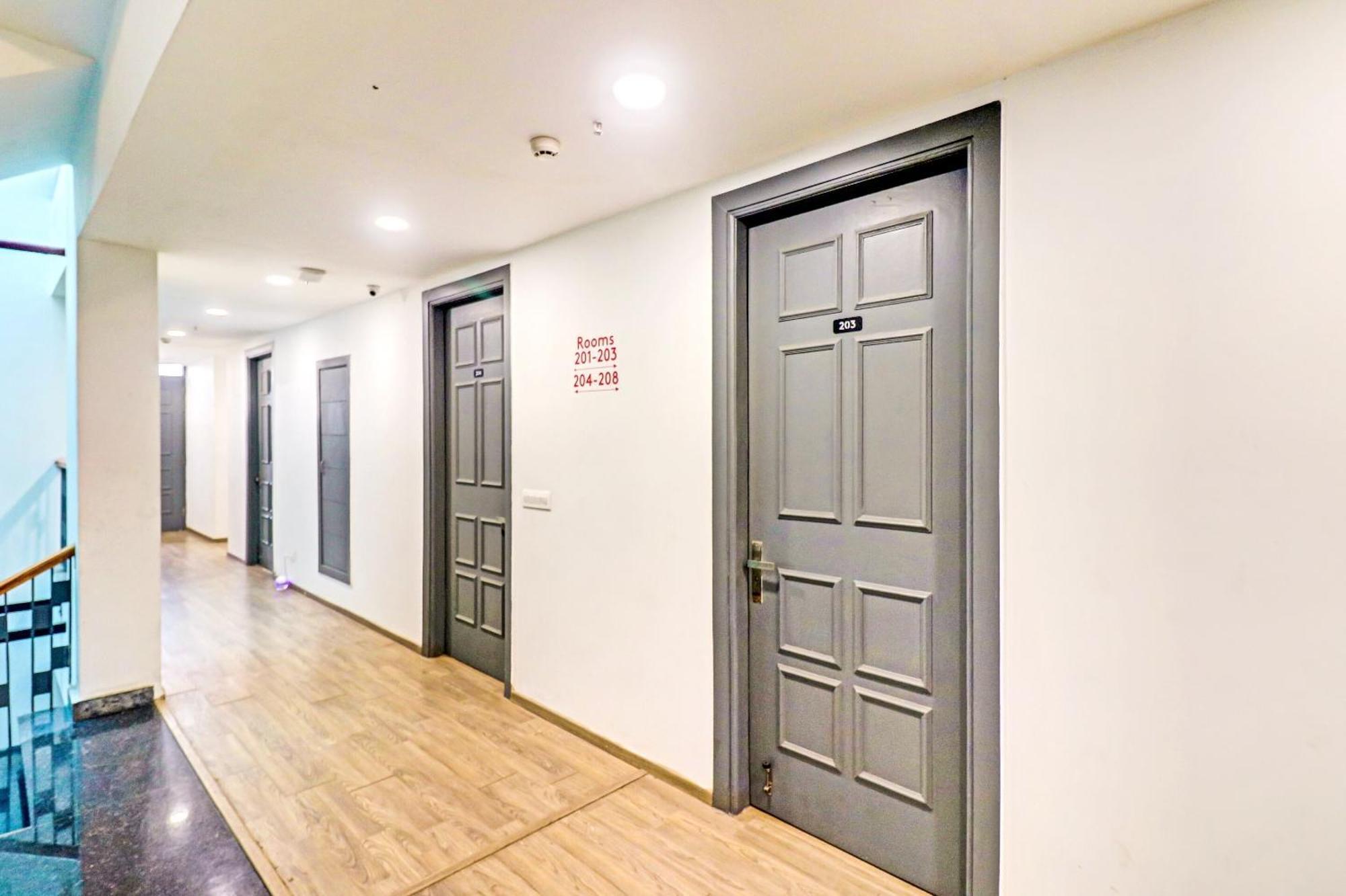 Townhouse Sector 30 Near Botanic Garden Of Indian Republic 호텔 노이다 외부 사진