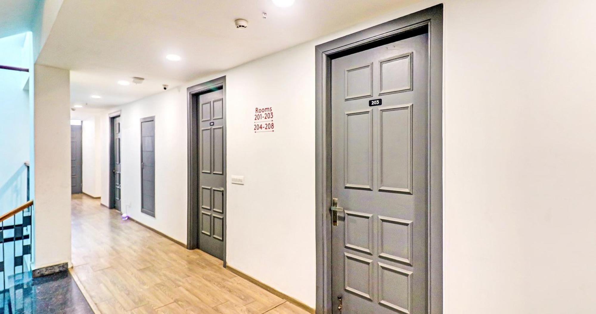 Townhouse Sector 30 Near Botanic Garden Of Indian Republic 호텔 노이다 외부 사진